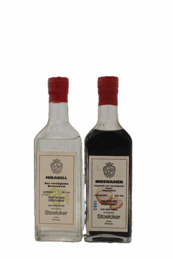 Stoelcker set Branntwein en Nusswasser 1982