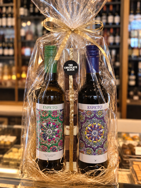 Kadopakket Bodegas Volver - Espeto Verdejo en Tempranillo met Chocolade